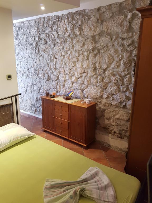 Apartments Mirela Gradac (Split-Dalmatia) Exterior foto