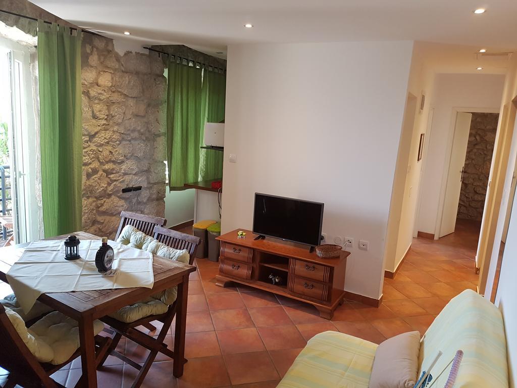 Apartments Mirela Gradac (Split-Dalmatia) Exterior foto